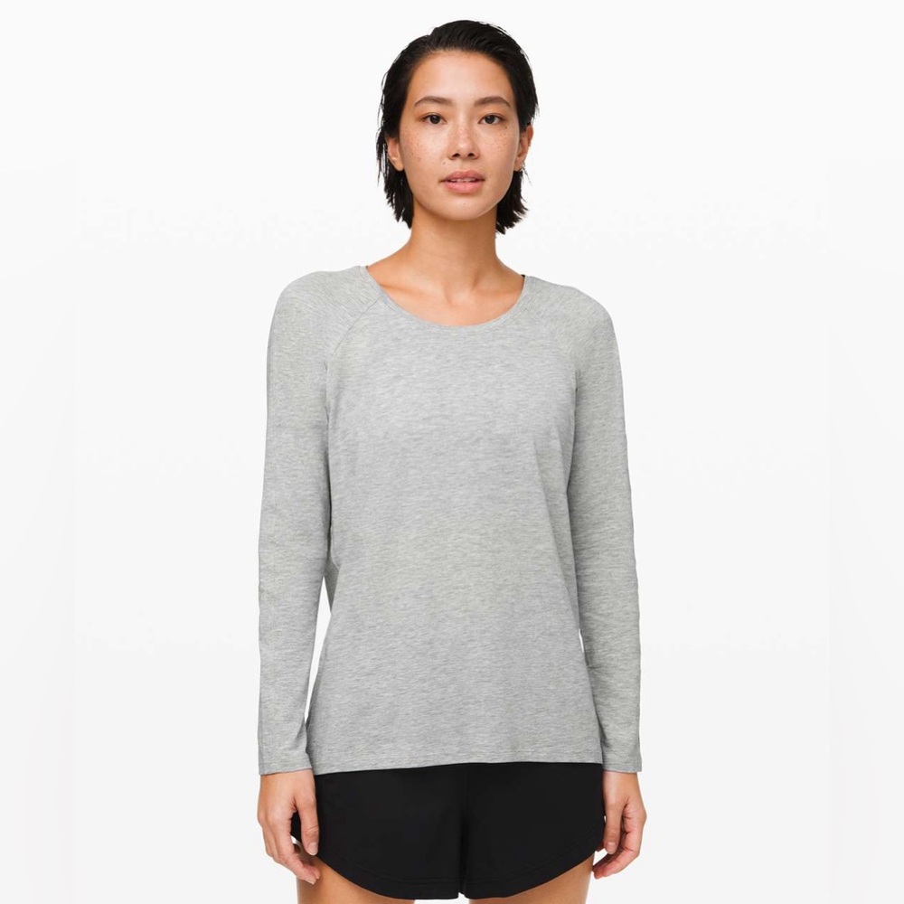 Lululemon Emerald Long Sleeve, Heathered Light Grey | PTP 18”.